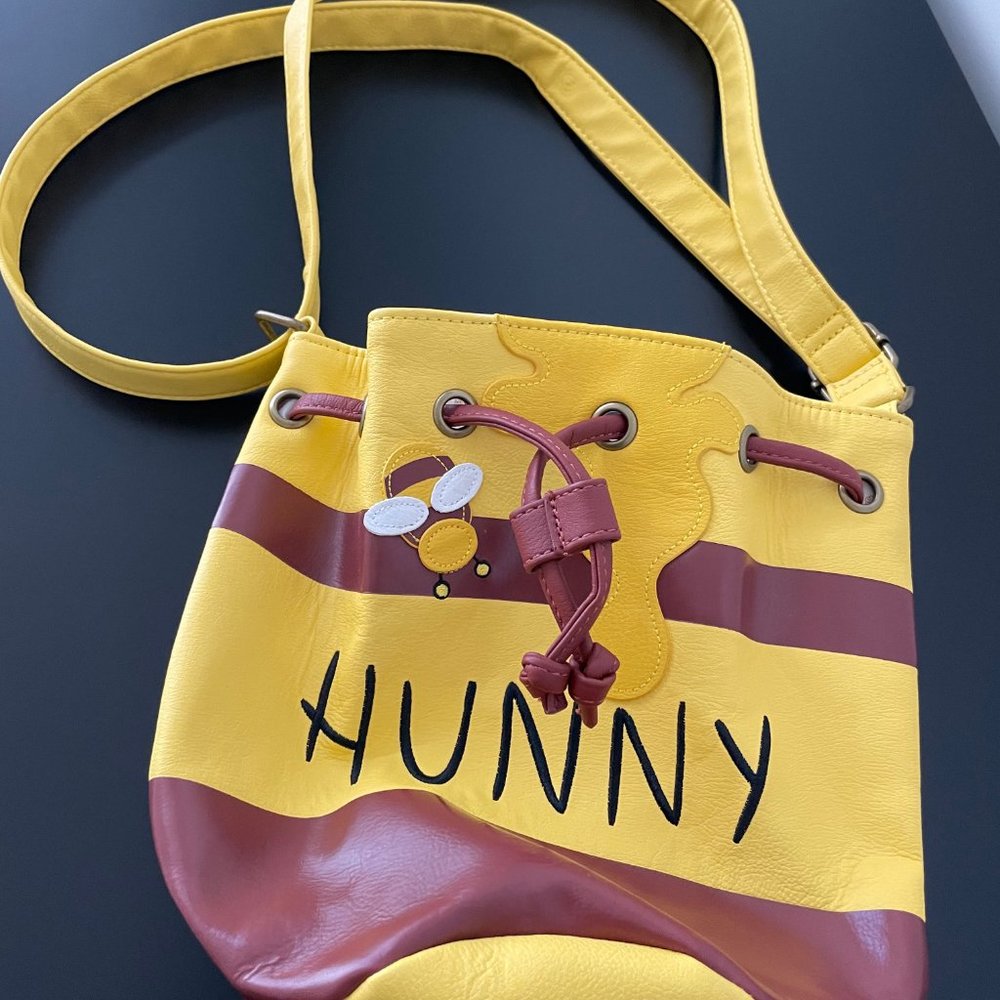 Loungefly Winnie the Pooh Hunny Pot Crossbody Bag - Picture 5 of 6